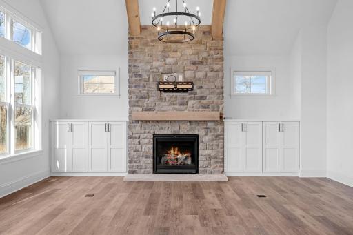 20-web-or-mls-21412 Crescent Curve-20.jpg