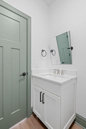 31-web-or-mls-21412 Crescent Curve-31.jpg