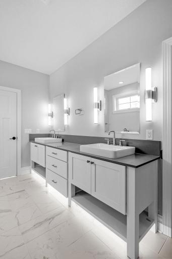 38-web-or-mls-21412 Crescent Curve-38.jpg