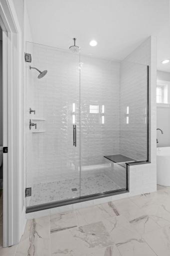 37-web-or-mls-21412 Crescent Curve-37.jpg