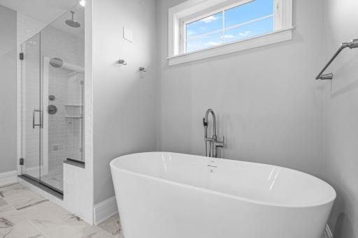 39-web-or-mls-21412 Crescent Curve-39.jpg