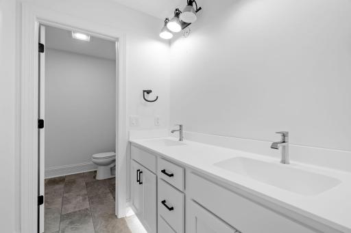 50-web-or-mls-21412 Crescent Curve-50.jpg