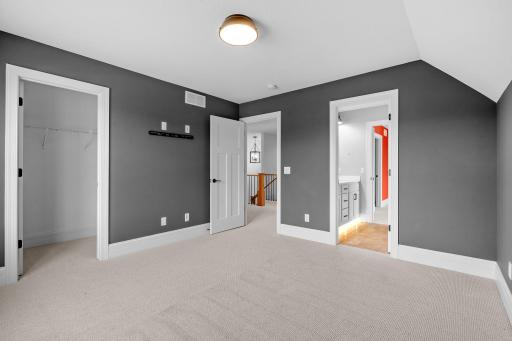 44-web-or-mls-21412 Crescent Curve-44.jpg