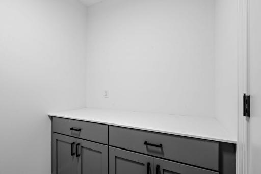 52-web-or-mls-21412 Crescent Curve-52.jpg
