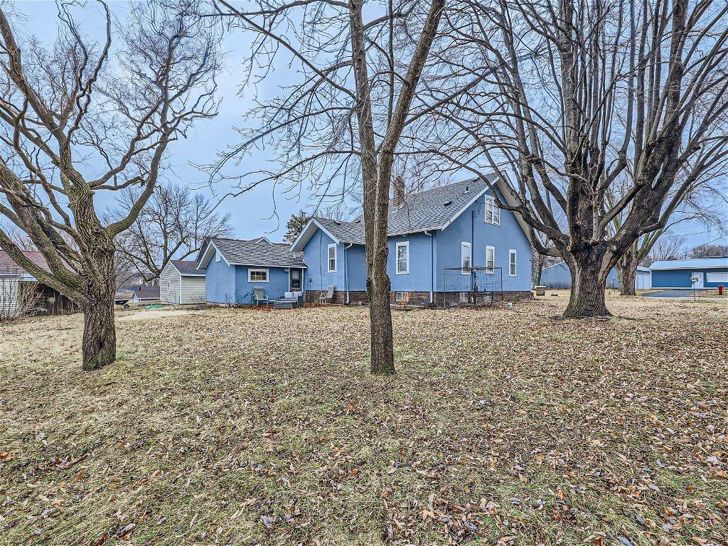 Wonderful large yard to run!