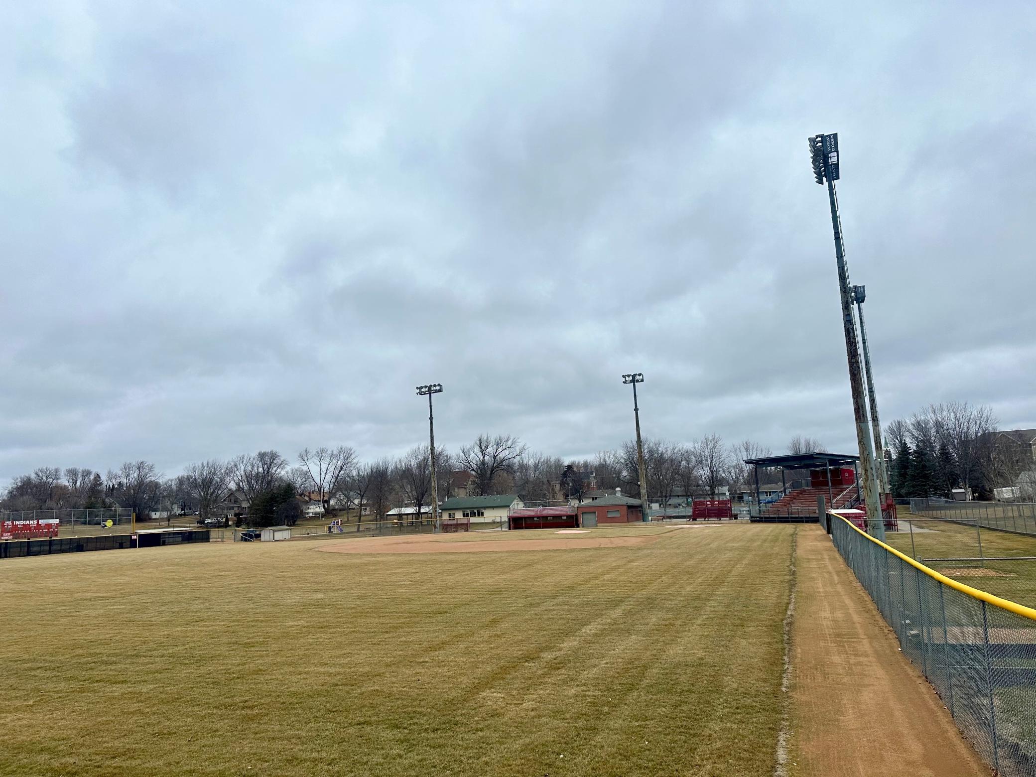 Short walk to the ballgames.