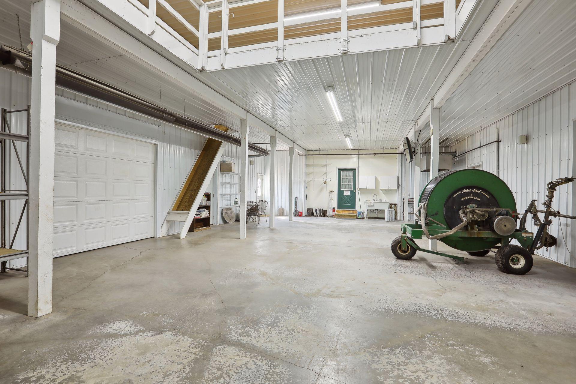 Bonus Space attached to Shop and Barn