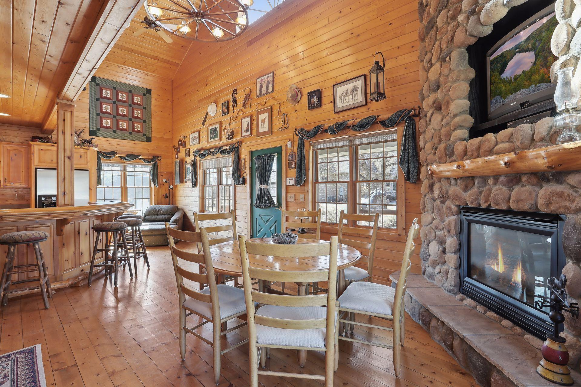 Bunkhouse Living/Kitchen/Dinette