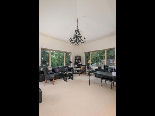 1300 Deerwood Drive, Saint Paul, MN 55123