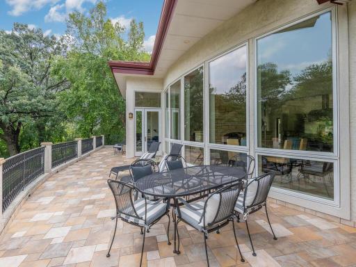 1300 Deerwood Drive, Saint Paul, MN 55123