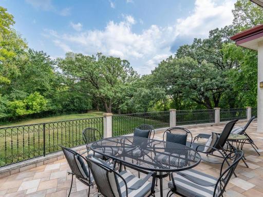 1300 Deerwood Drive, Saint Paul, MN 55123