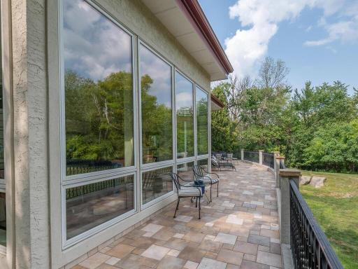 1300 Deerwood Drive, Saint Paul, MN 55123