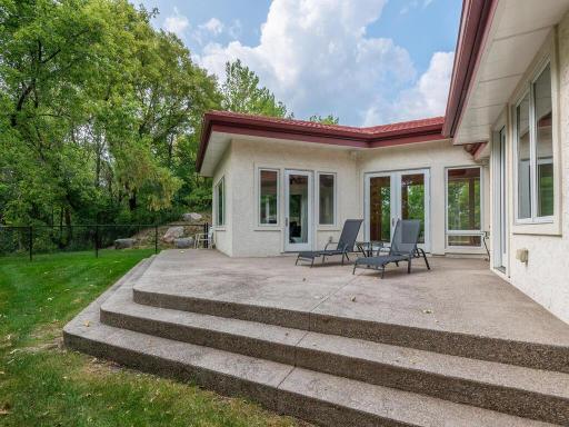 1300 Deerwood Drive, Saint Paul, MN 55123