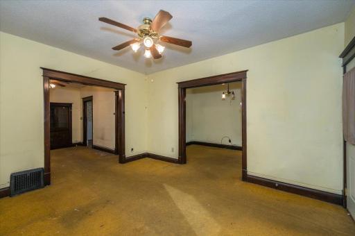 04-Living Room-1.jpg