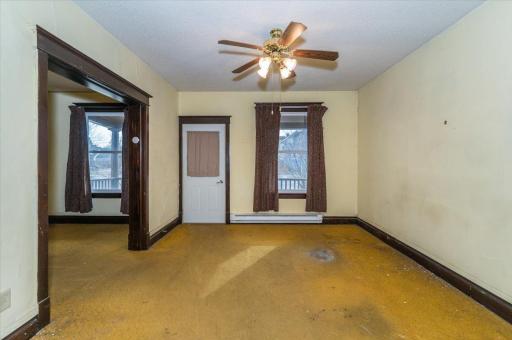 05-Living Room (2).jpg