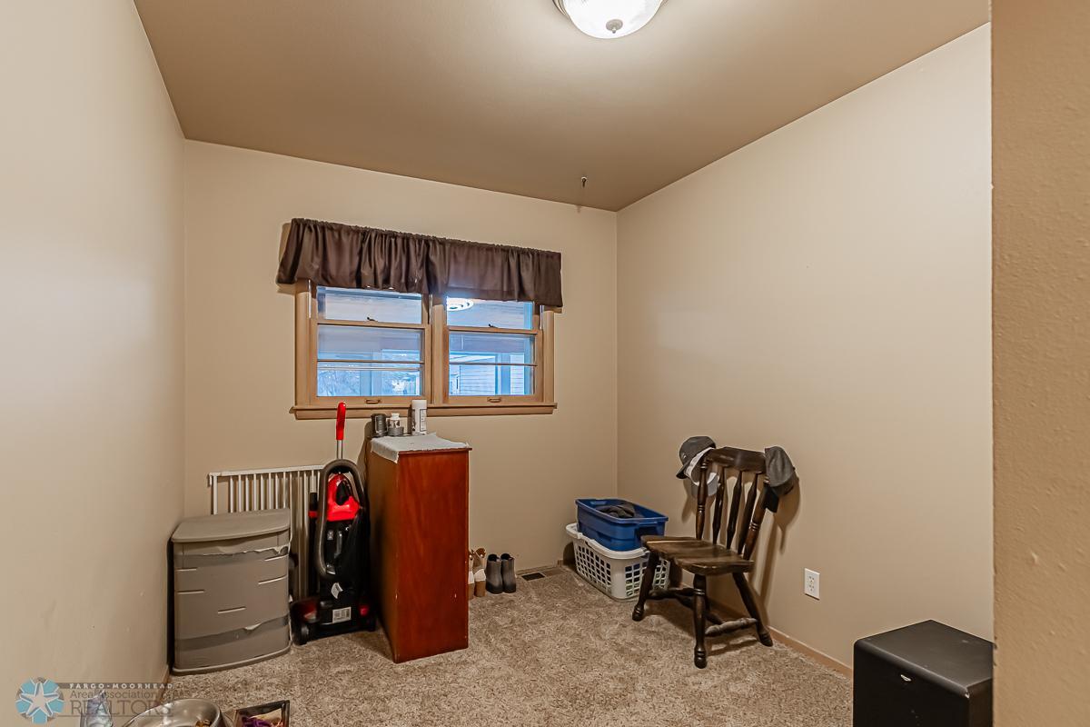 1020 19th St N, Moorhead, MN 56560-05.jpg