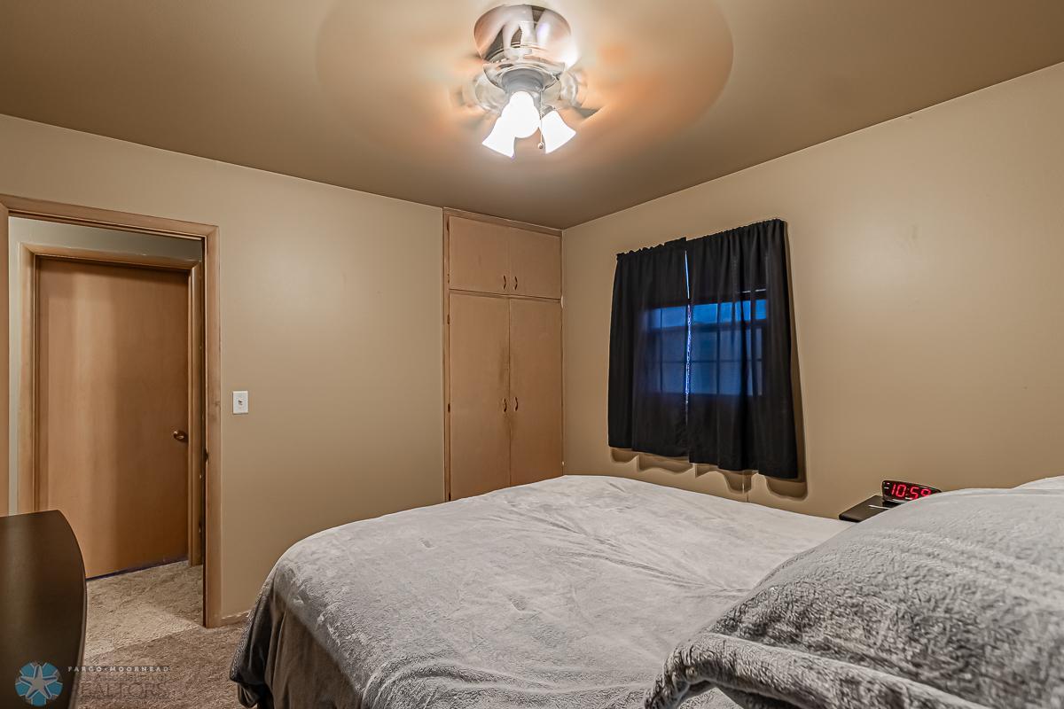 1020 19th St N, Moorhead, MN 56560-08.jpg