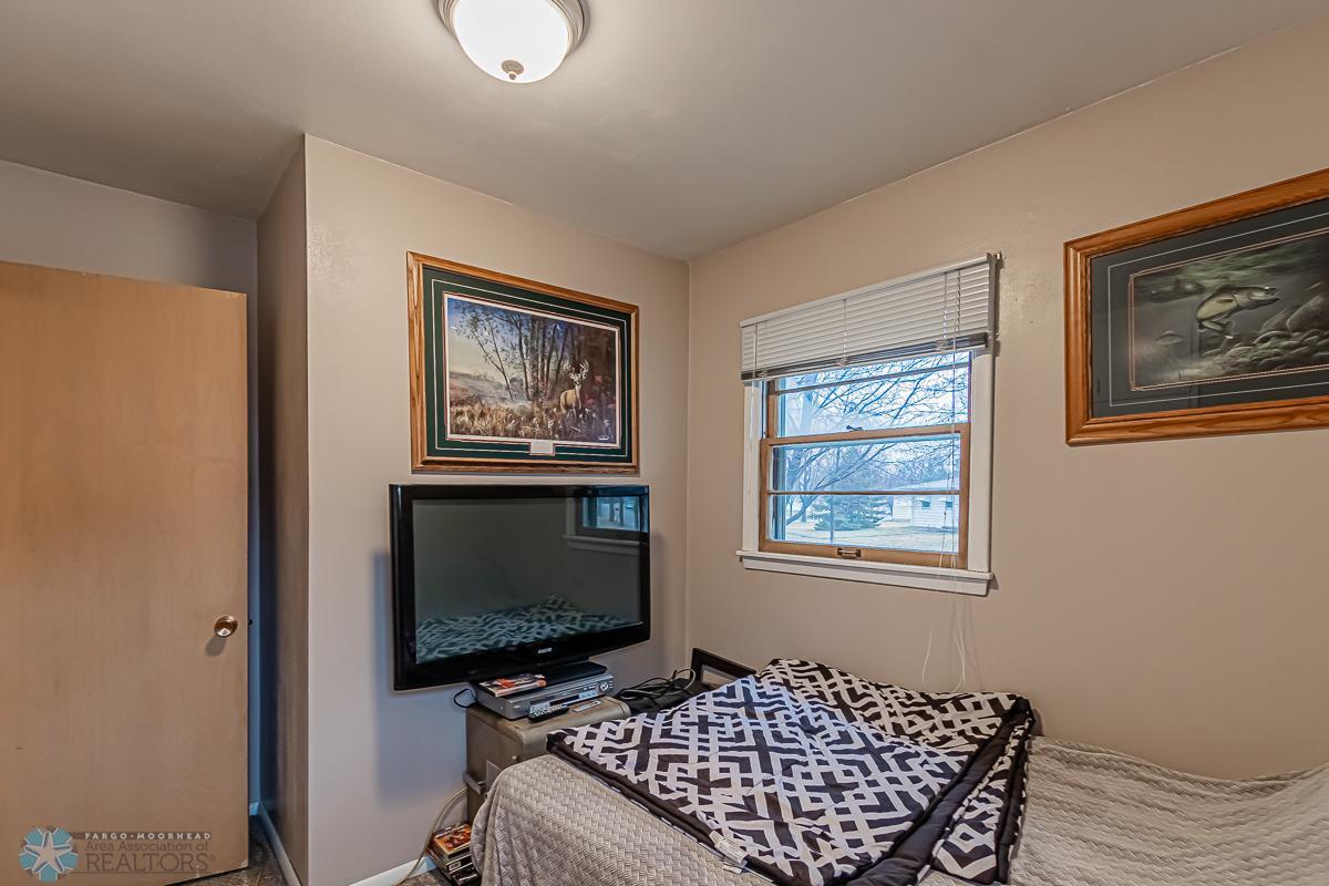 1020 19th St N, Moorhead, MN 56560-11.jpg