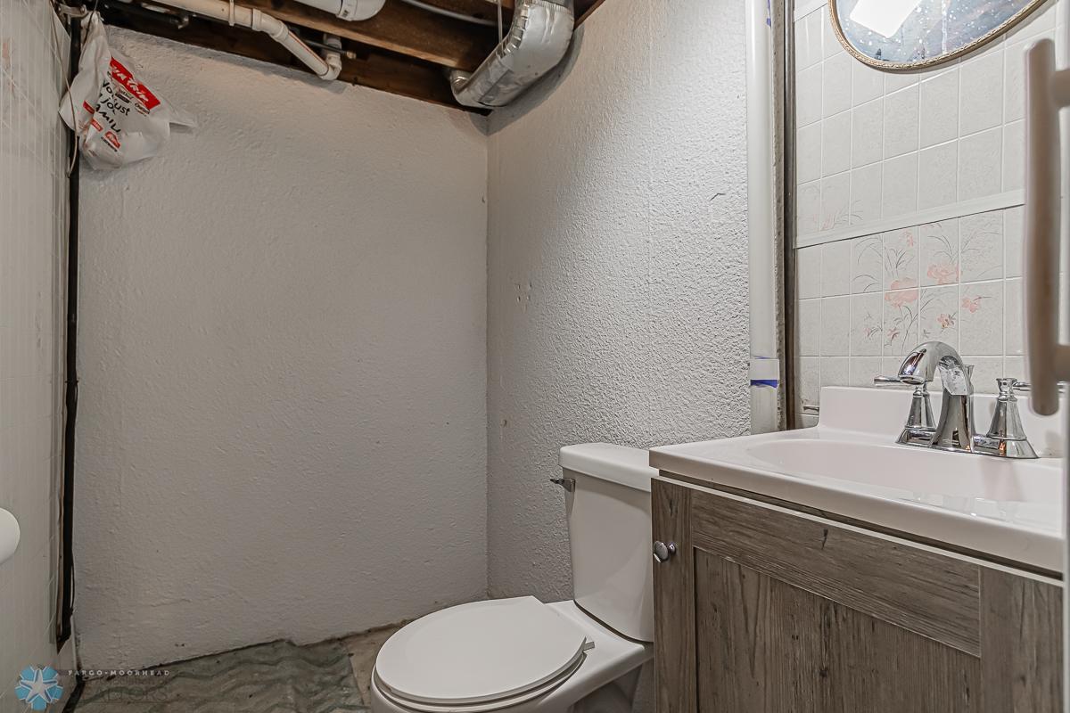 1020 19th St N, Moorhead, MN 56560-14.jpg