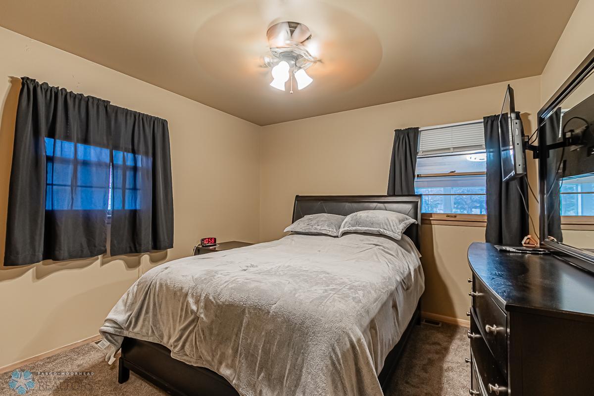 1020 19th St N, Moorhead, MN 56560-07.jpg