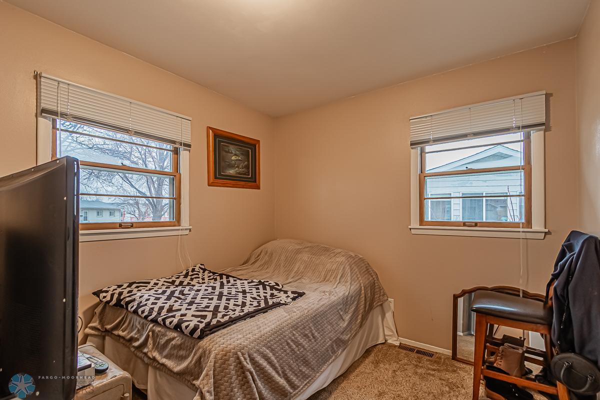 1020 19th St N, Moorhead, MN 56560-10.jpg