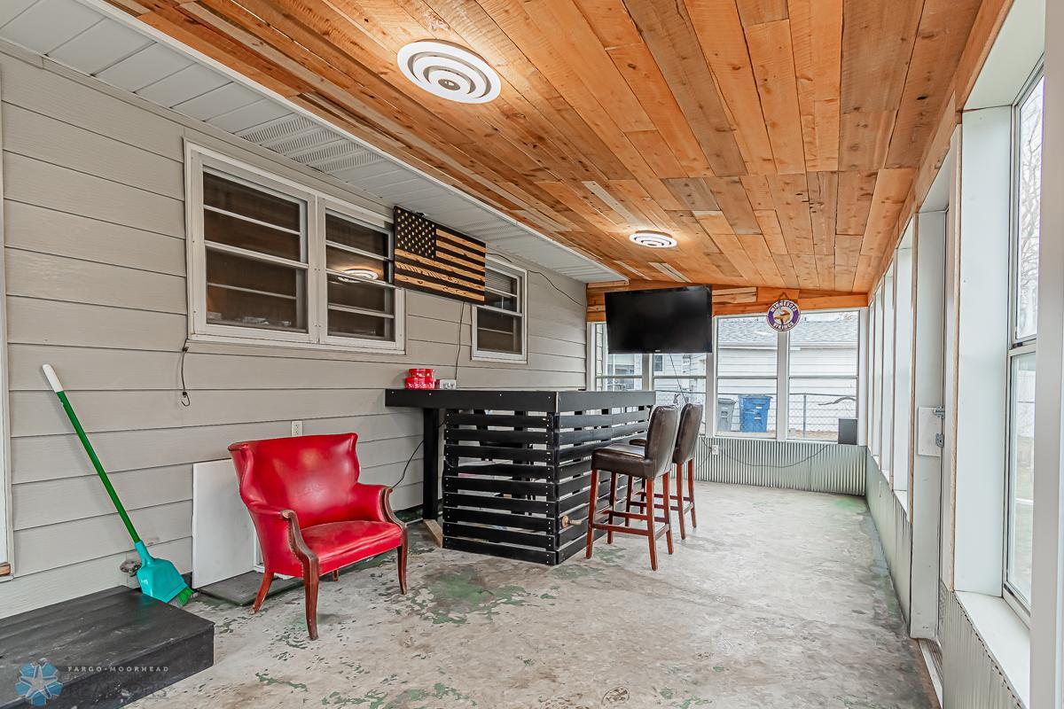 1020 19th St N, Moorhead, MN 56560-01.jpg