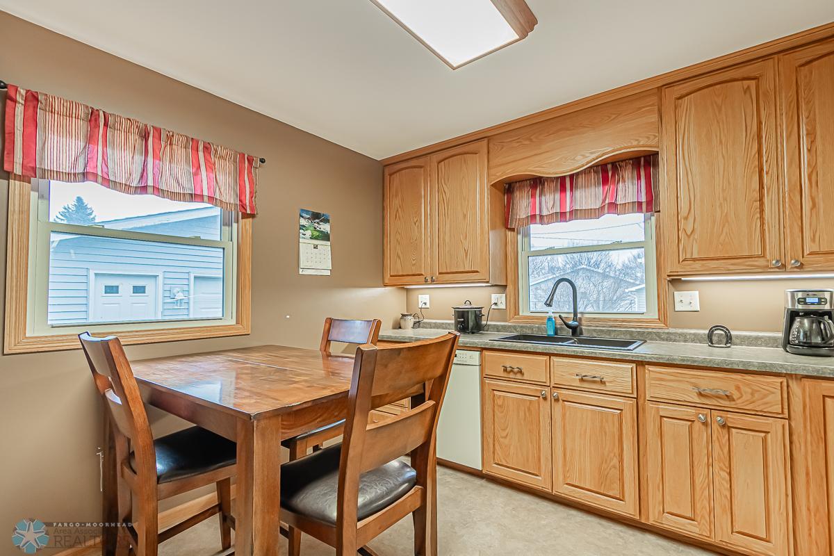 1020 19th St N, Moorhead, MN 56560-21.jpg