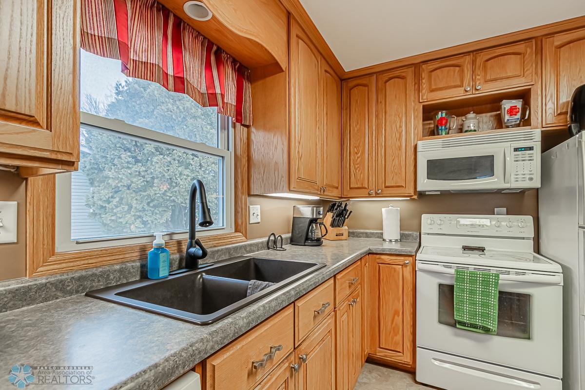 1020 19th St N, Moorhead, MN 56560-24.jpg