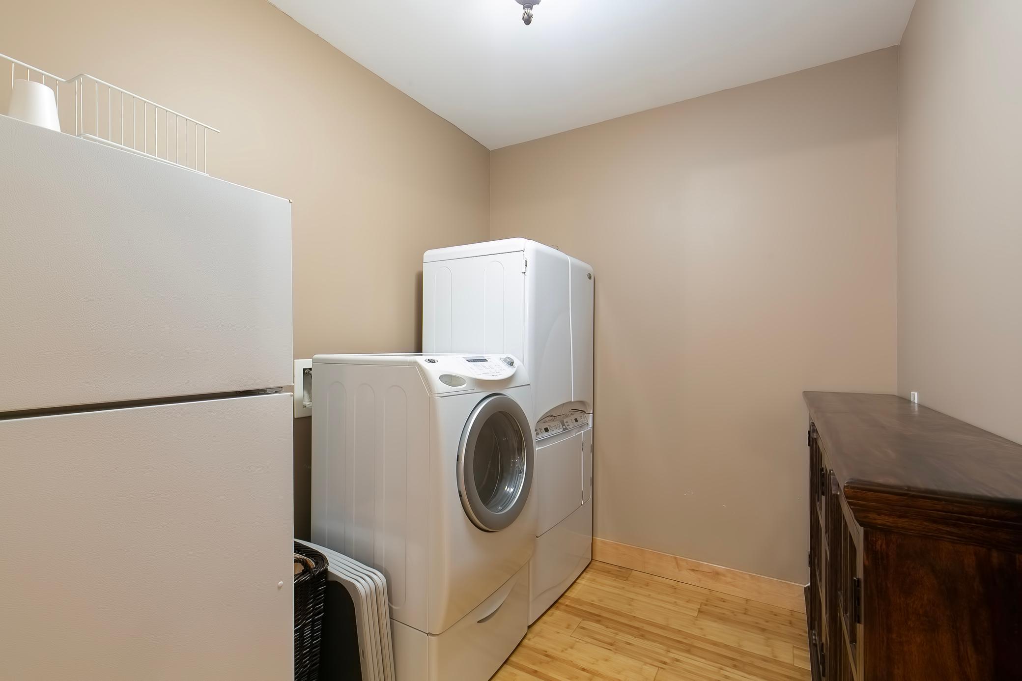 Lower level laundry room space