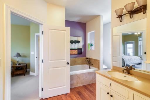 Primary Bathroom1_5.jpg