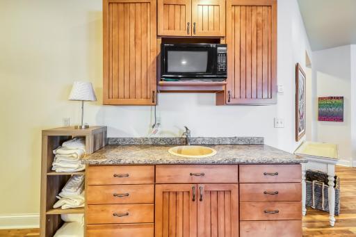 Lower Level Kitchenette Bar1_1.jpg