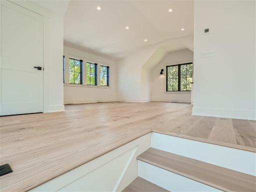 2nd Floor loft!