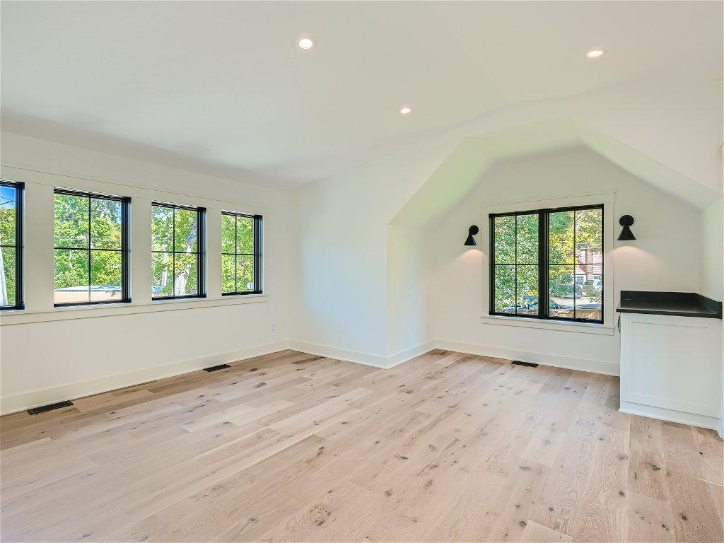 2nd Floor Bedroom loft above the garage!