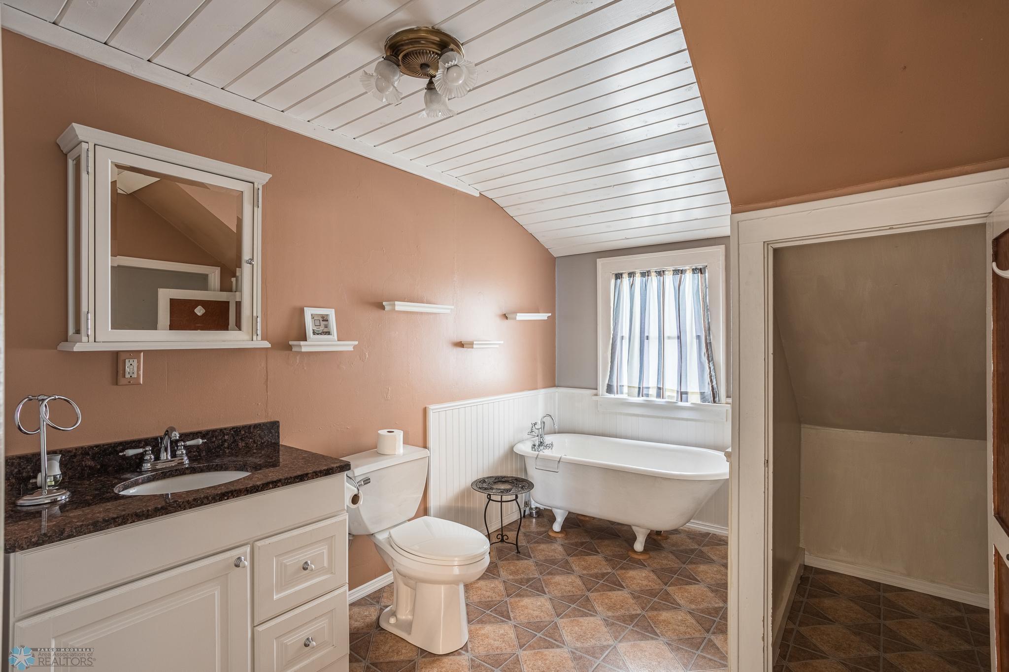 Upstairs Bathroom.jpg