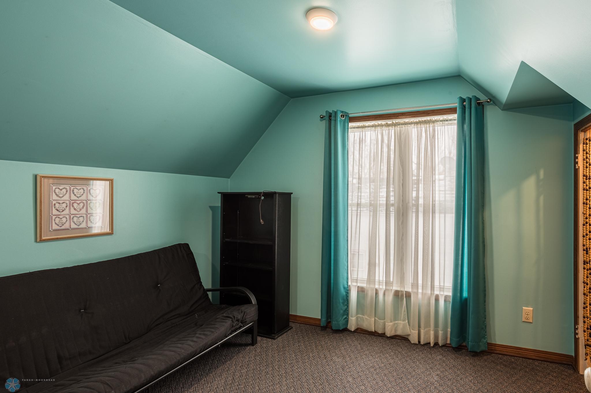 Bedroom 2 001.jpg
