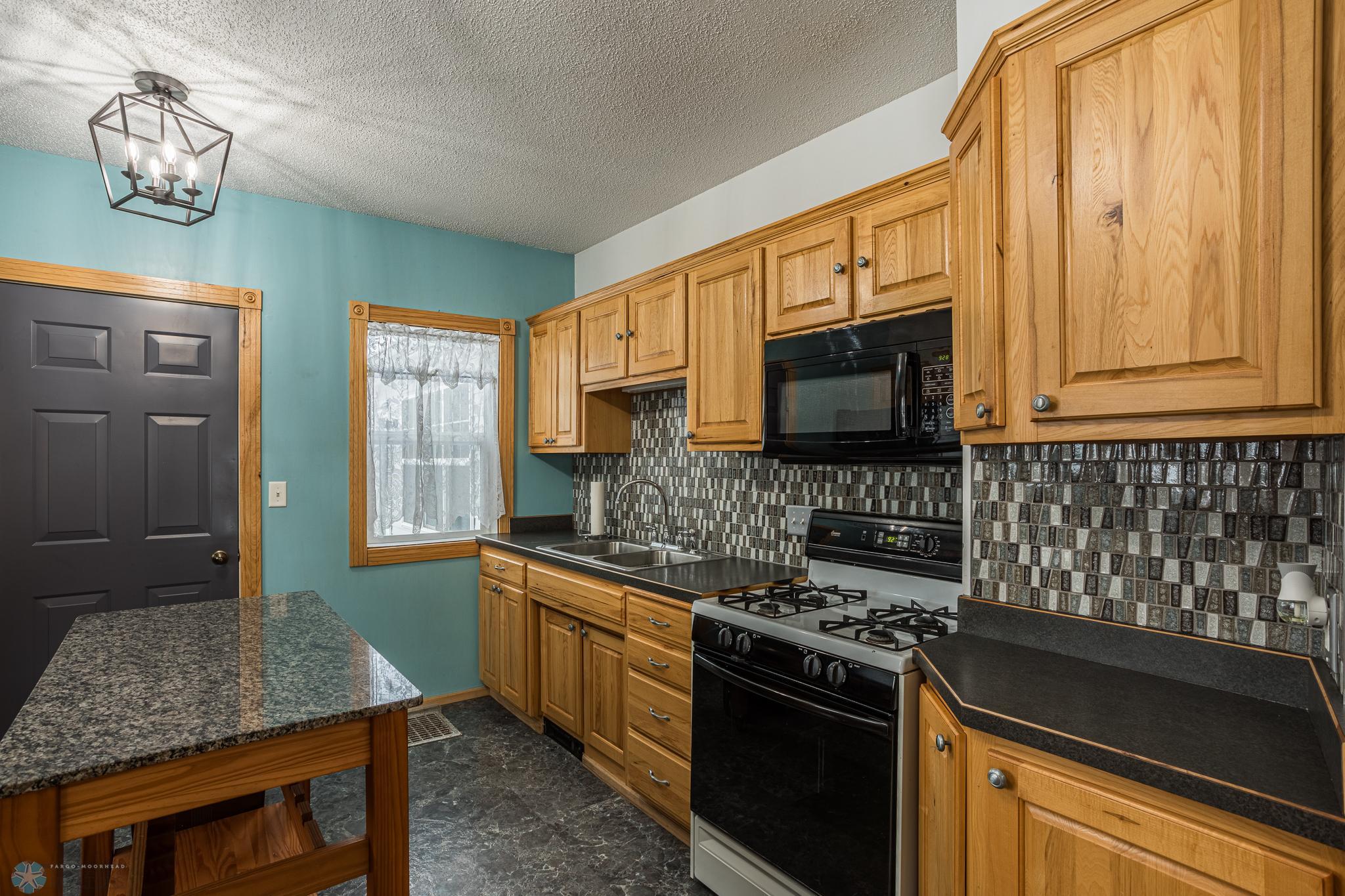 Kitchen3.jpg