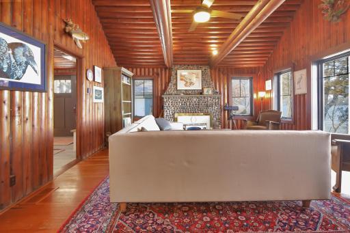 This is an awesome great room to enjoy the lake views