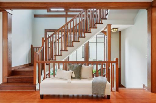 2 story windows equipped with Somfy electric blinds.