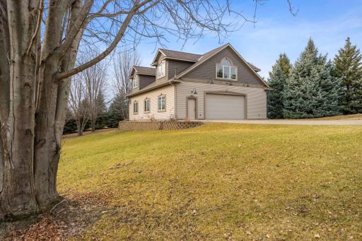 19306 Towering Oaks Trail, Prior Lake, MN 55372