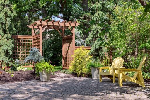 6204 Fox Meadow Lane, Edina, MN 55436