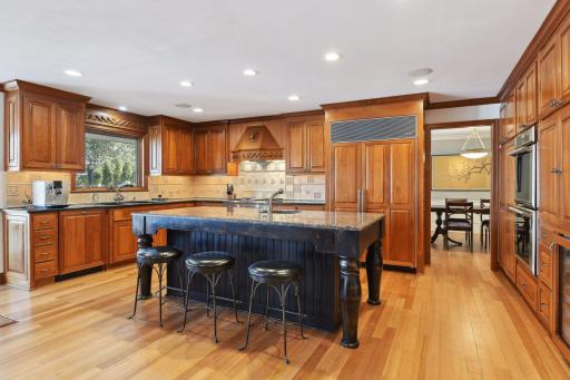 9' Center Island, Subzero, Thermador appliances