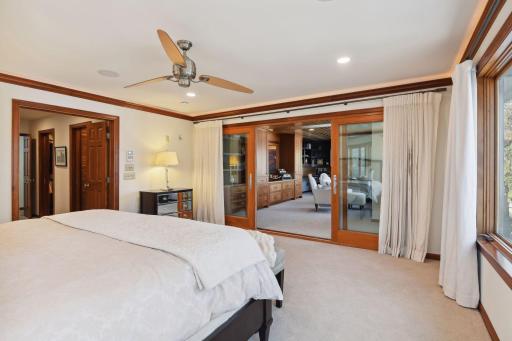 Expands into a quiet room overlooking nature