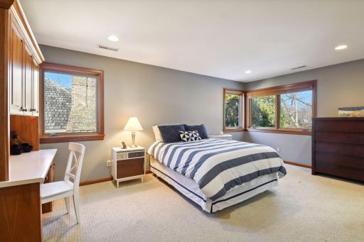 6204 Fox Meadow Lane, Edina, MN 55436