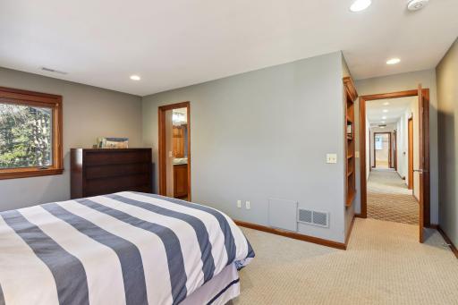 6204 Fox Meadow Lane, Edina, MN 55436