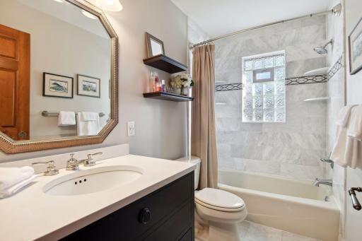 6204 Fox Meadow Lane, Edina, MN 55436