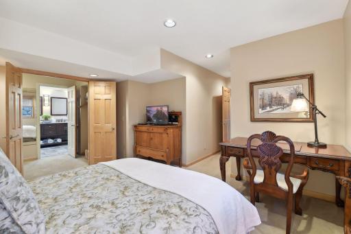 6204 Fox Meadow Lane, Edina, MN 55436