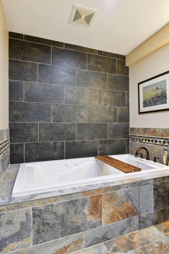6204 Fox Meadow Lane, Edina, MN 55436