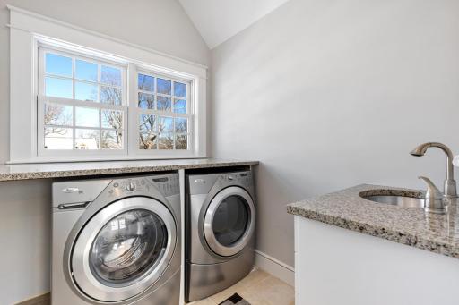 233 Broadway Avenue N, Wayzata, MN 55391