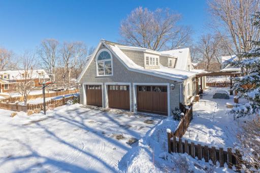 233 Broadway Avenue N, Wayzata, MN 55391