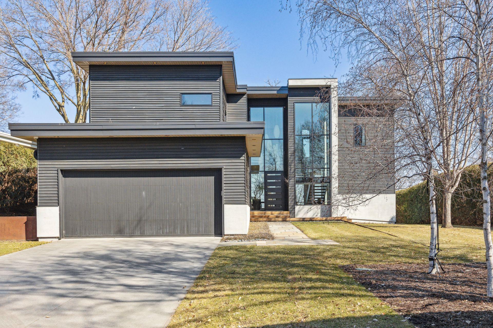 Stunning and dramatic contemporary